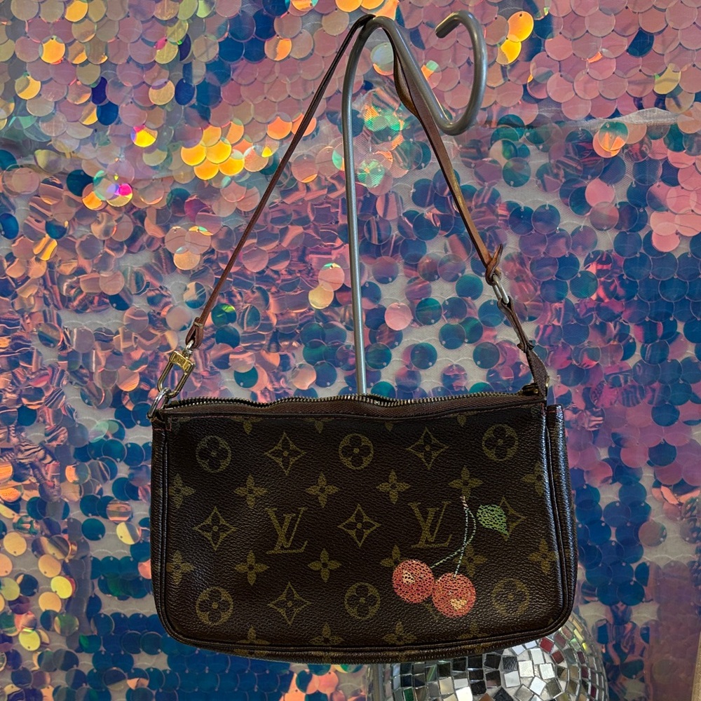 Louis Vuitton Takashi Murakami Cherry Pochette 2005 Limited Edition